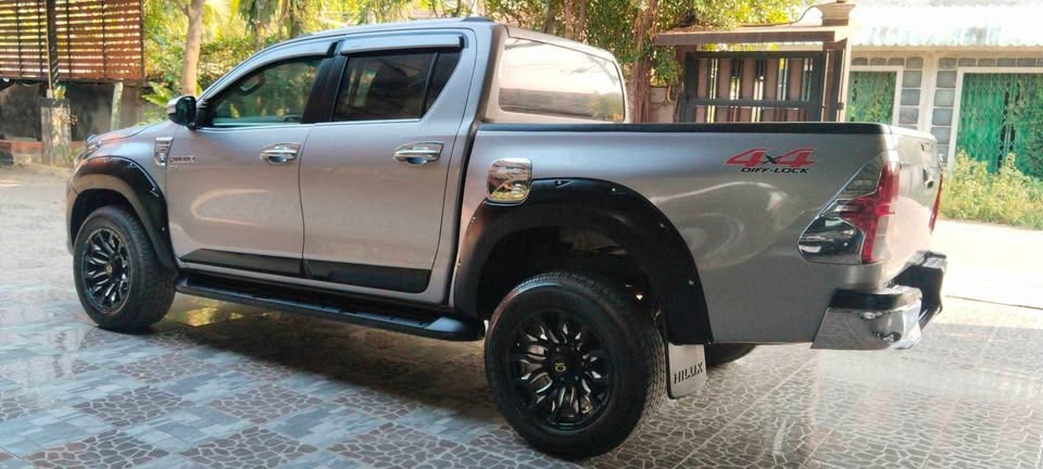 Car image 7